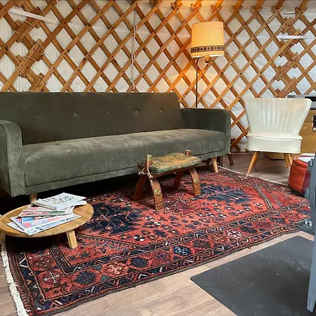 Flower Power Bed and breakfast 3*